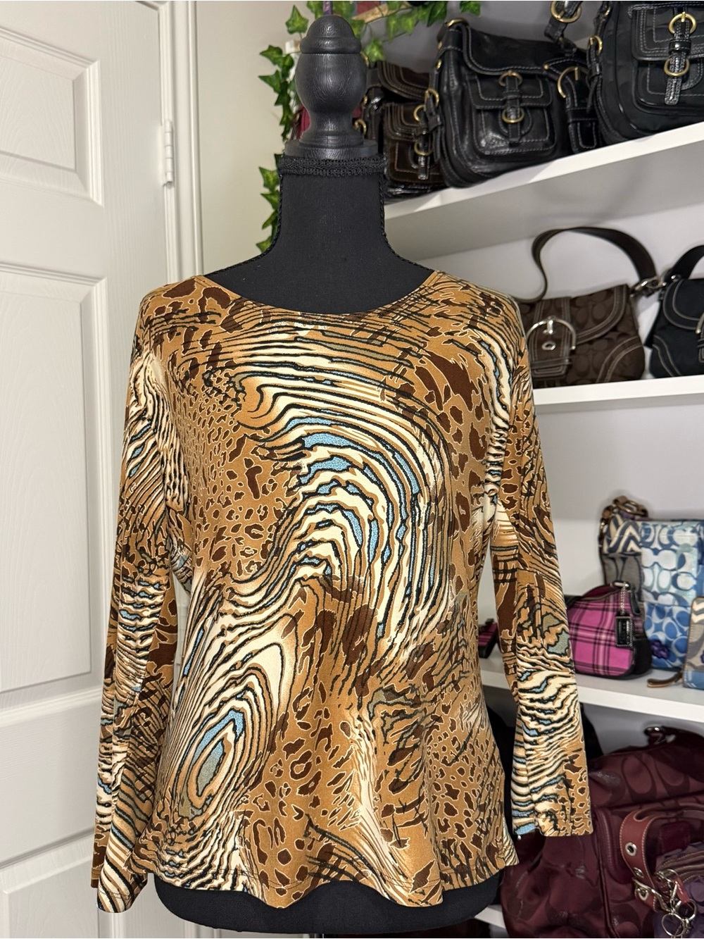 Suzie In The City Brown Cream Blue Animal-Print Blouse